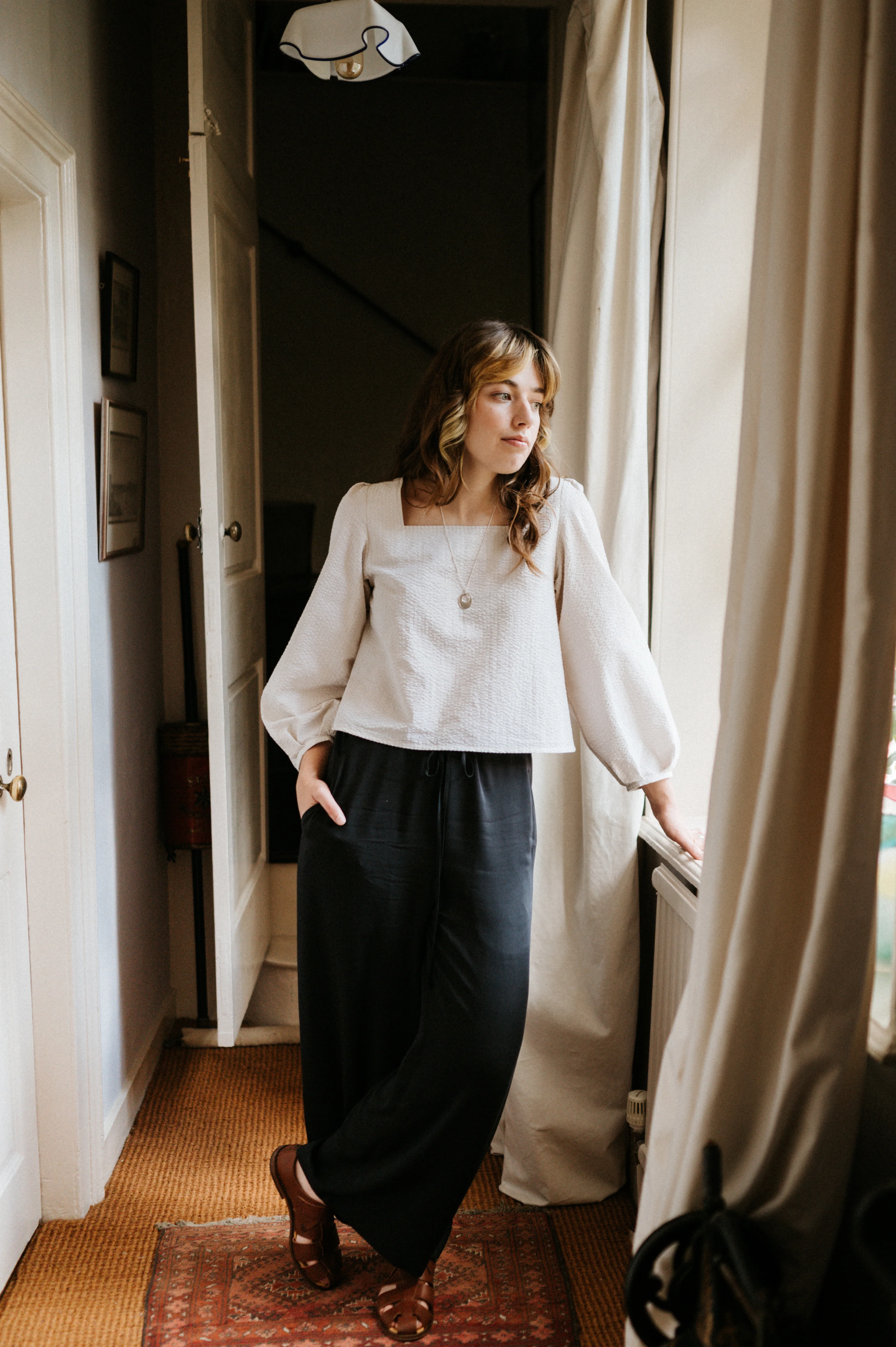 Atwin The Label - The Square Neck Blouse In Oat Seersucker - Image 4