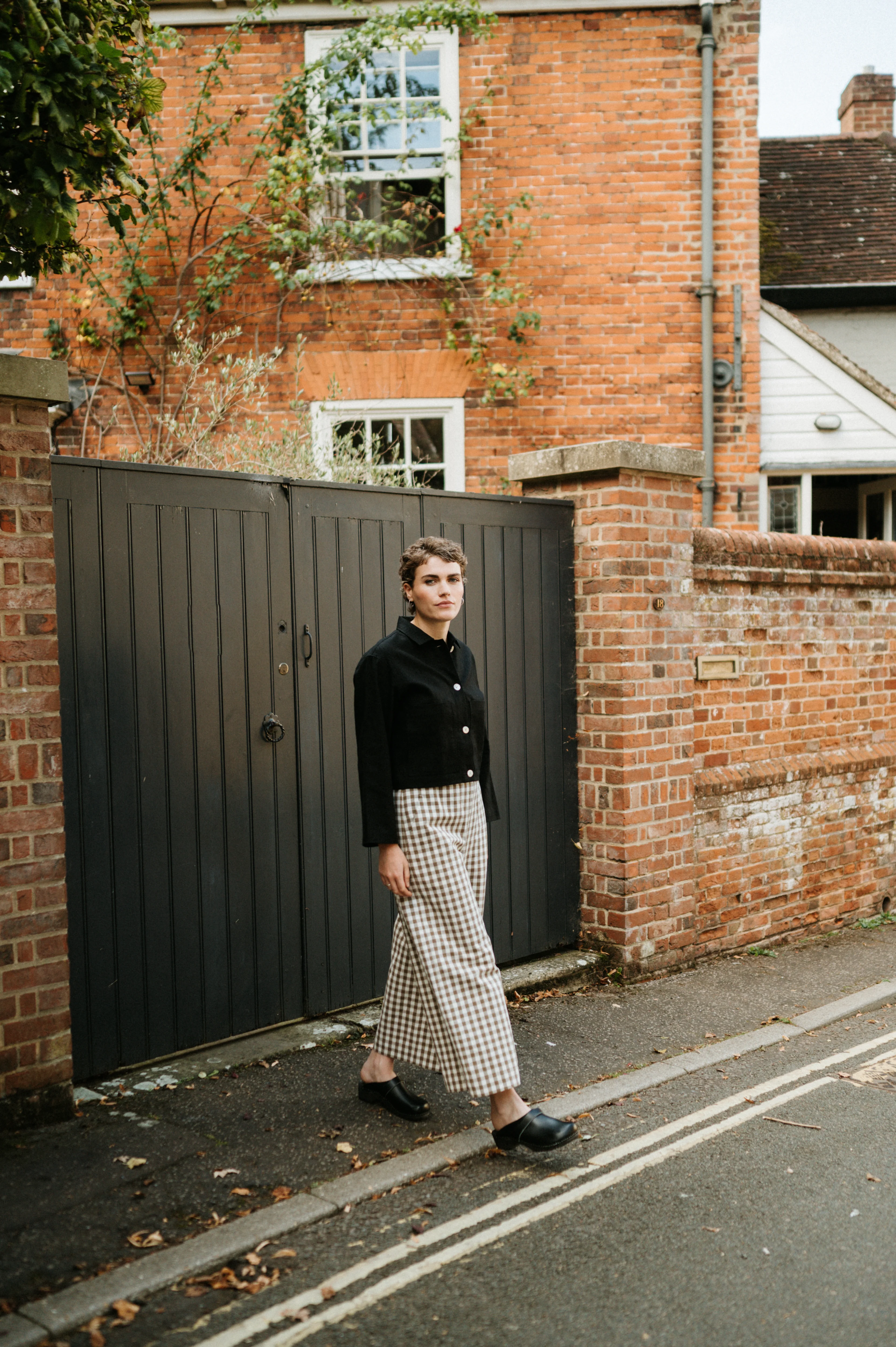 Atwin The Label - The Wide Leg Trousers In Brown Cotton Gingham - Image 3