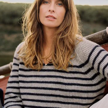 Charl Knits - Edie Jumper in Oatmeal And Navy - Image 3