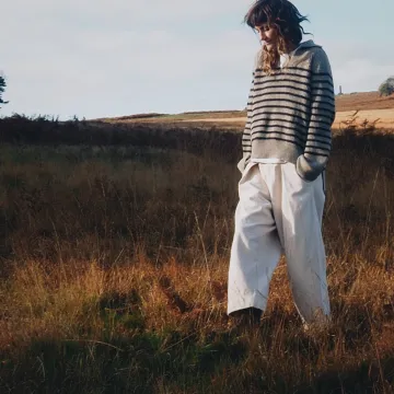 Charl Knits - Edie Jumper in Oatmeal And Navy - Image 5