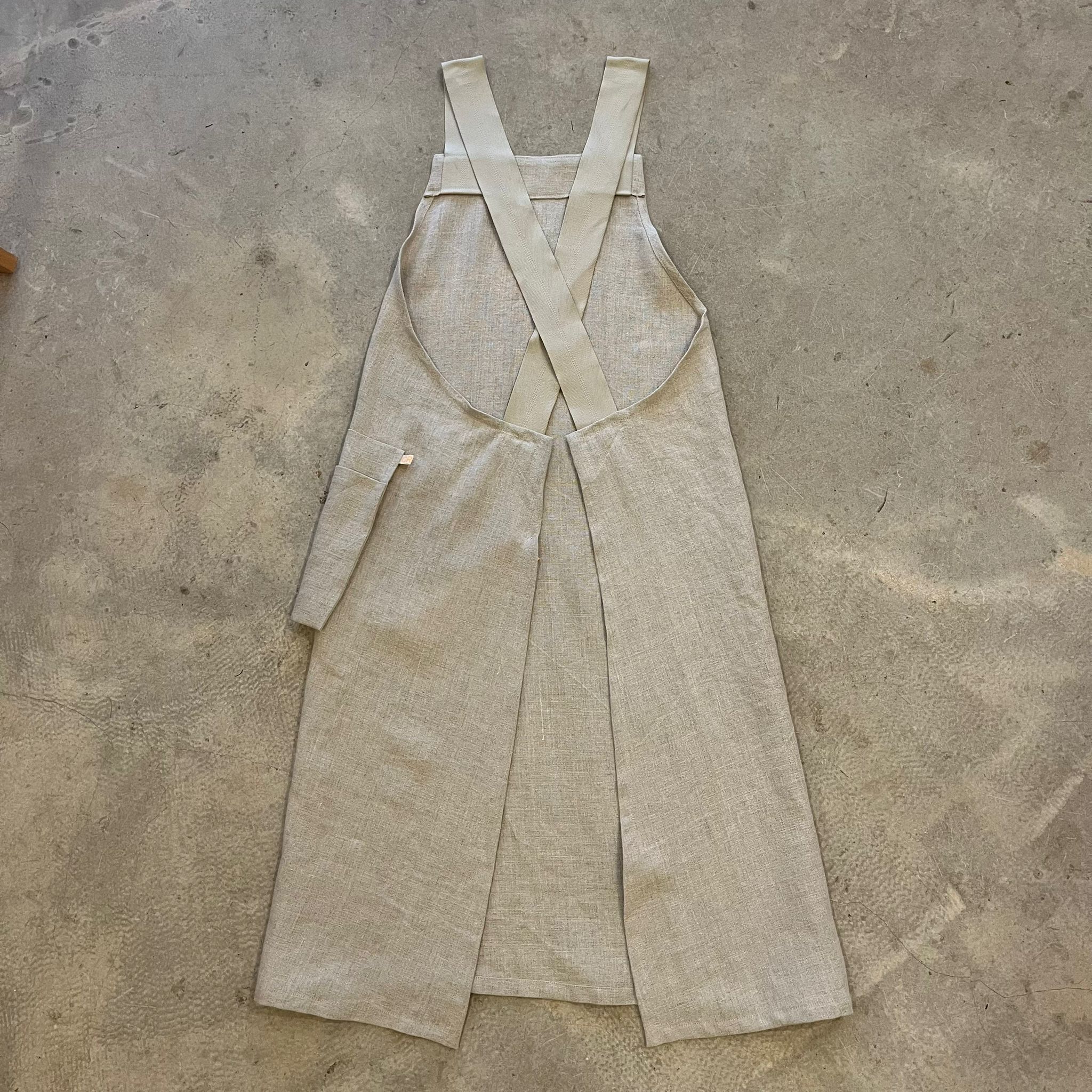 Crop Clothing - Cross Back Apron - Image 3